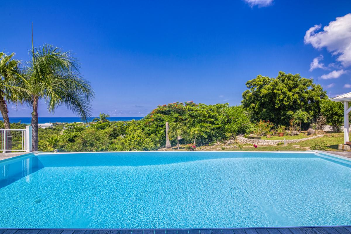9 Location villa callisto 3 chambres 3 salles de bain avec piscine vue mer aux Terres Basses à Saint Martin